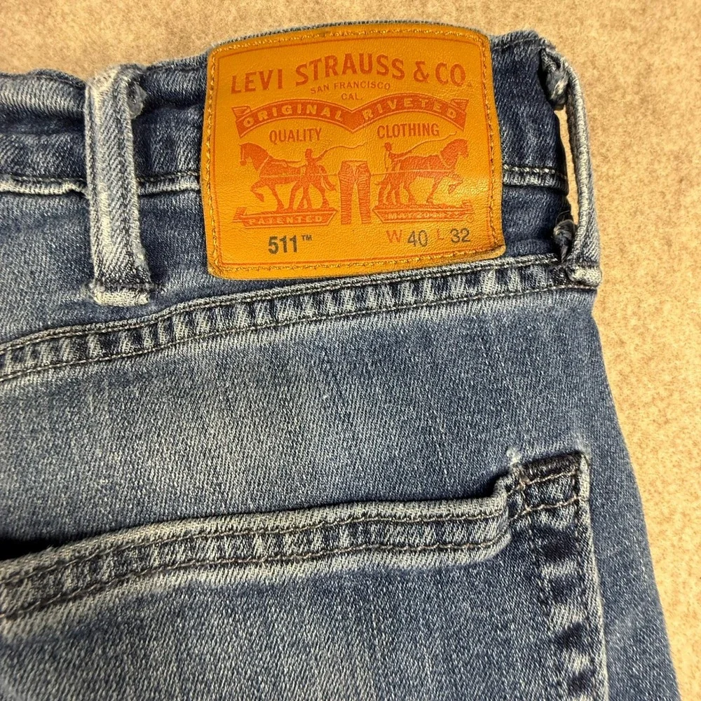 Levis 511 Slim Fit Jeans Mens 40x32 Medium Wash Blue Denim 04511-1919 Distressed